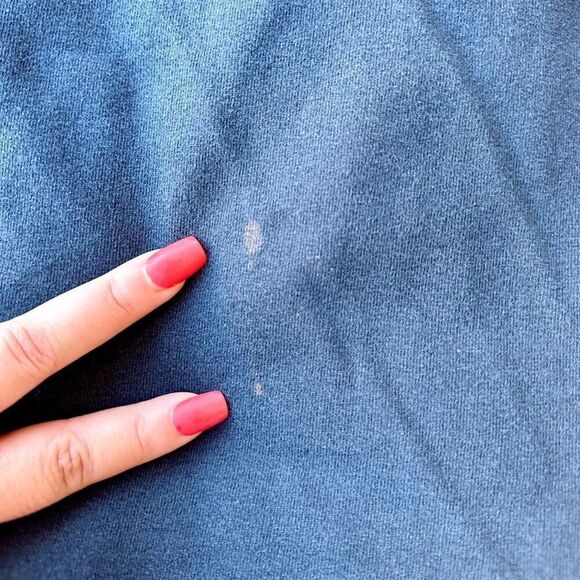 XL Faded Gildan Tank Top - Picture 5 of 5